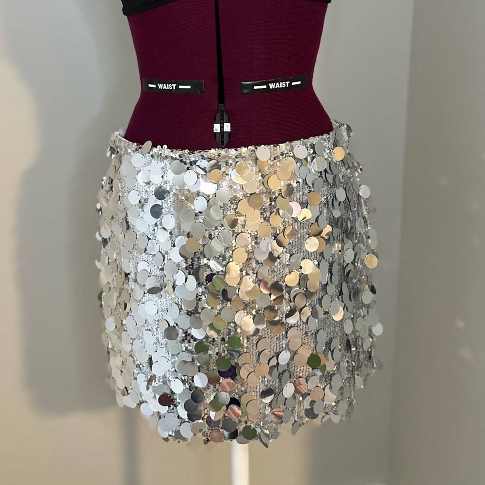 Mid waist sequin mini skirt